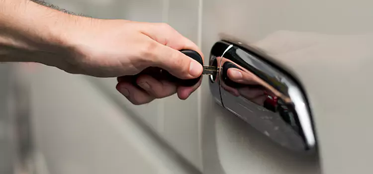 Why Choose Our Auto Locksmith Team in Waterloo, IA?